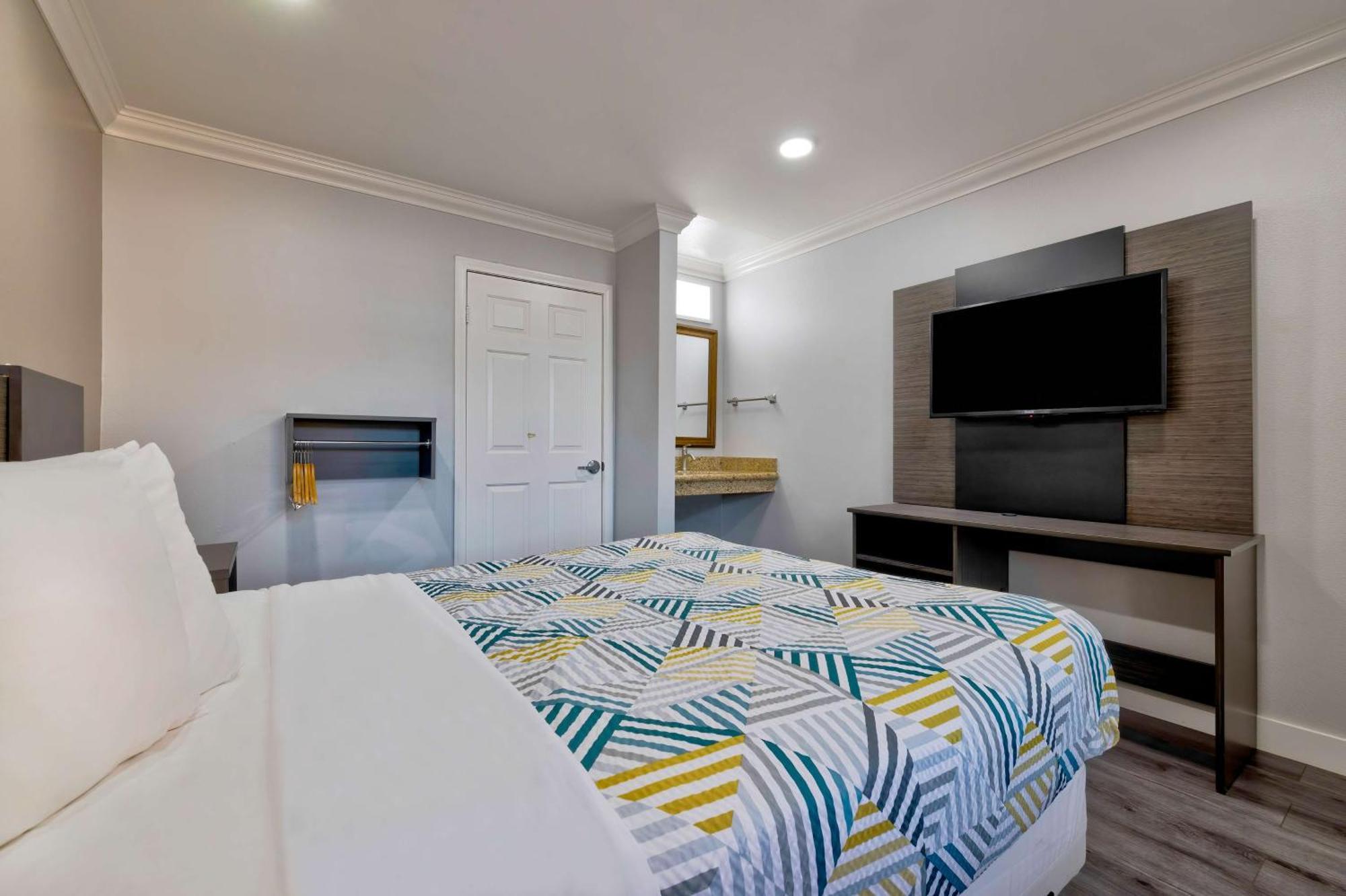 South Gate Hotel Bagian luar foto