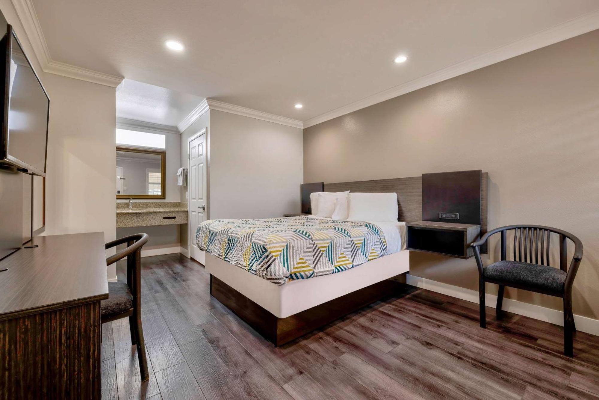 South Gate Hotel Bagian luar foto